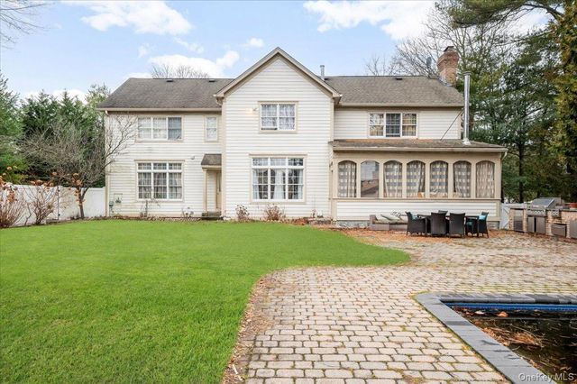 21 Astor Avenue, Saint James, NY 11780