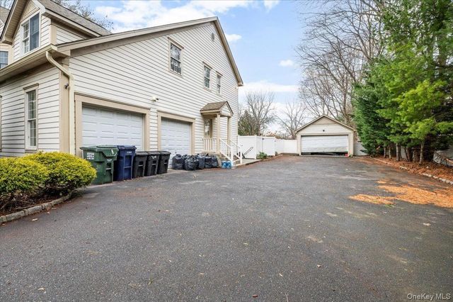 21 Astor Avenue, Saint James, NY 11780