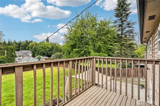 16208 48th Avenue W, Edmonds, WA 98026