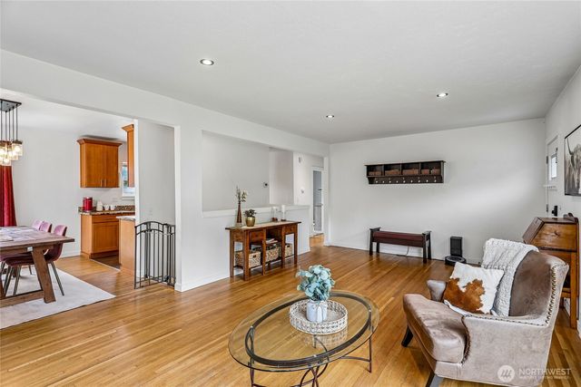 16208 48th Avenue W, Edmonds, WA 98026