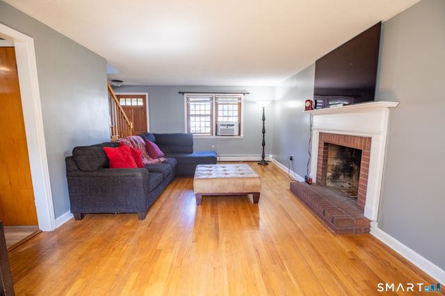 33 Spruce Drive, East Hartford, CT 06118