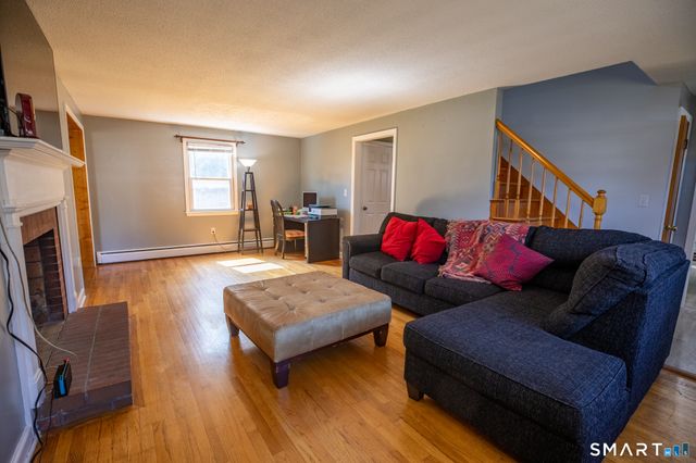 33 Spruce Drive, East Hartford, CT 06118