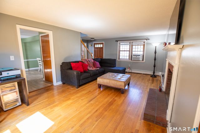 33 Spruce Drive, East Hartford, CT 06118