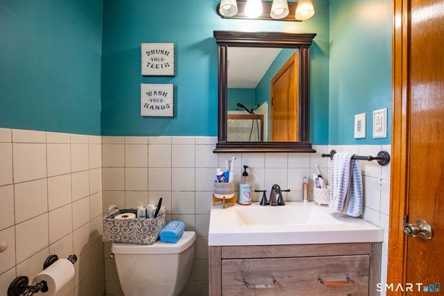 33 Spruce Drive, East Hartford, CT 06118