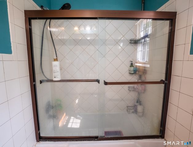 33 Spruce Drive, East Hartford, CT 06118