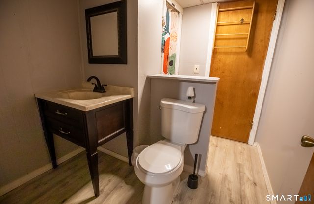 33 Spruce Drive, East Hartford, CT 06118