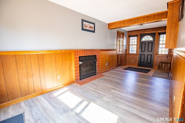 33 Spruce Drive, East Hartford, CT 06118