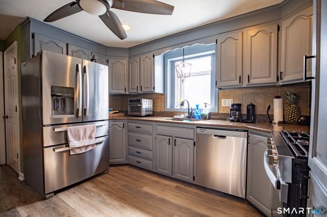 33 Spruce Drive, East Hartford, CT 06118