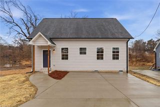 3546 Riverside Drive, Greensboro, NC 27406