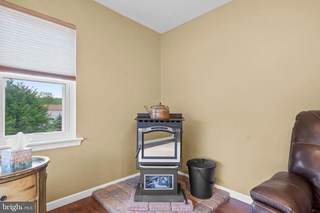 50 CLAY VALLEY RD, Fleetwood, PA 19522
