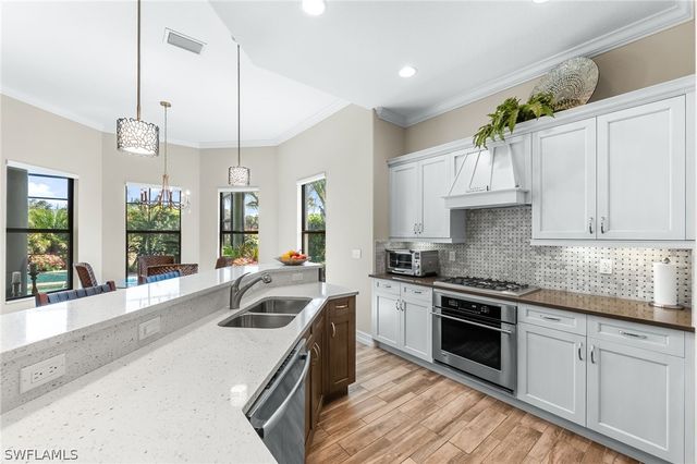 6818 Canwick Cove CIR, Naples, FL 34113