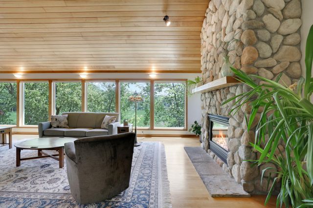 502 Shoreline Drive, Wayzata, MN 55391