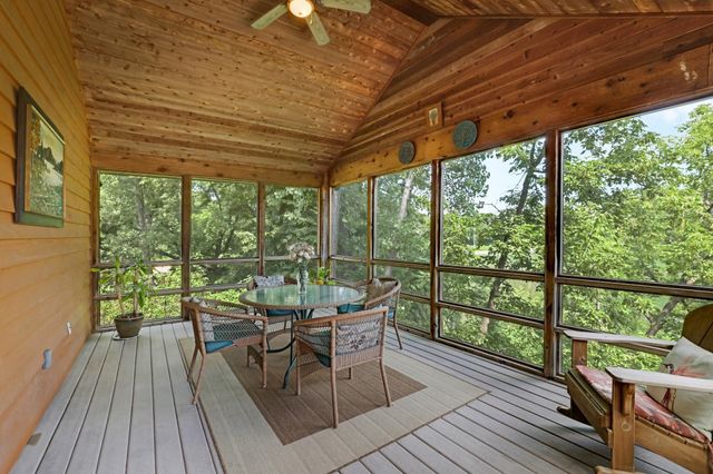 502 Shoreline Drive, Wayzata, MN 55391