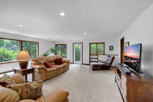 502 Shoreline Drive, Wayzata, MN 55391
