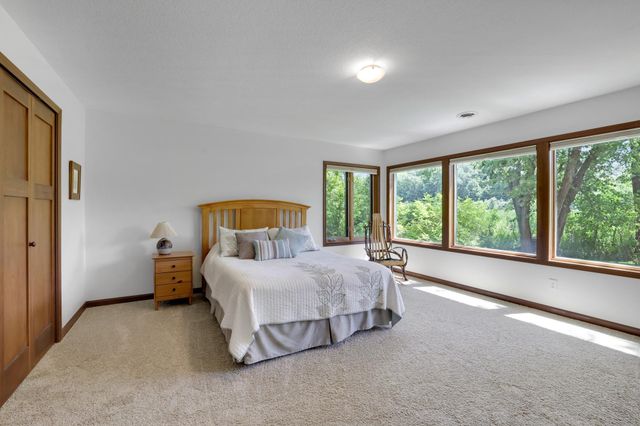 502 Shoreline Drive, Wayzata, MN 55391