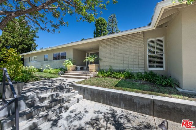 16617 Park Lane Circle, Los Angeles, CA 90049