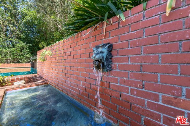 16617 Park Lane Circle, Los Angeles, CA 90049