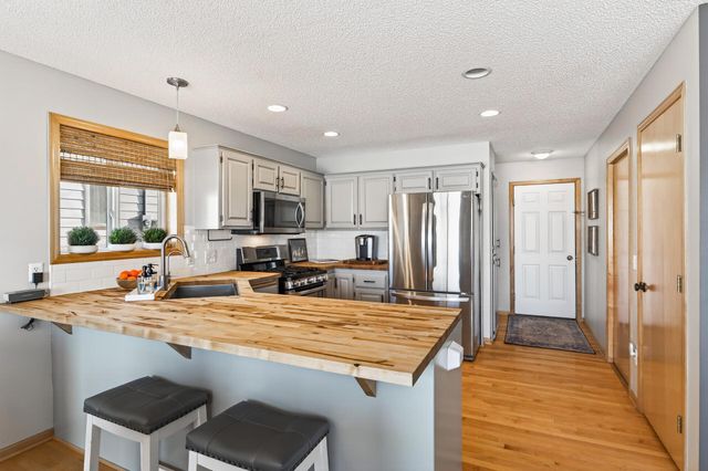 4648 S Lake Sarah Drive, Maple Plain, MN 55359