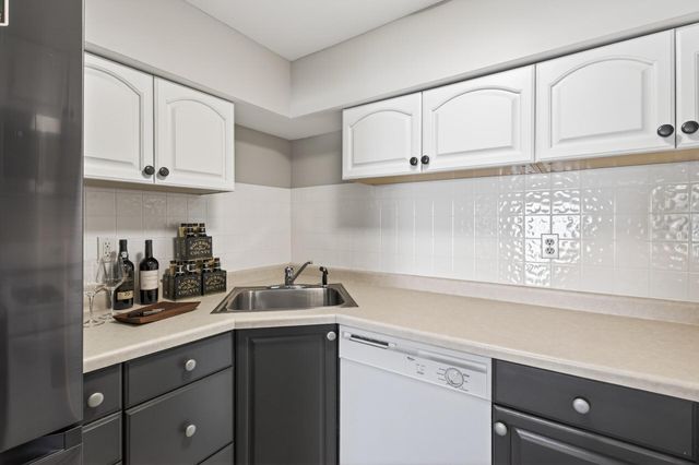 4648 S Lake Sarah Drive, Maple Plain, MN 55359