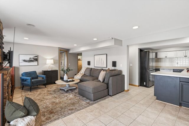 4648 S Lake Sarah Drive, Maple Plain, MN 55359