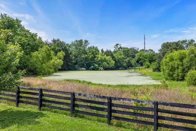 905 Hickory Hills Dr, Franklin, TN 37067