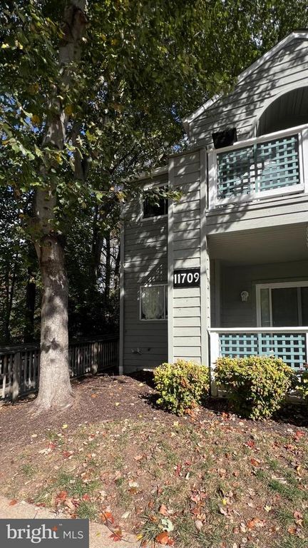 11709 SUMMERCHASE CIR #D, Reston, VA 20194