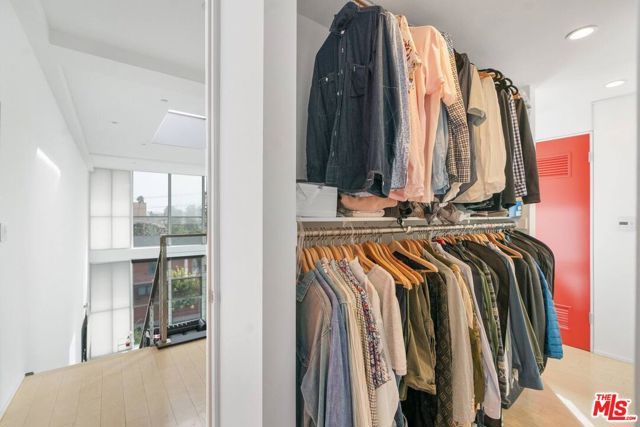 611 N Bronson Avenue 10, Los Angeles, CA 90004