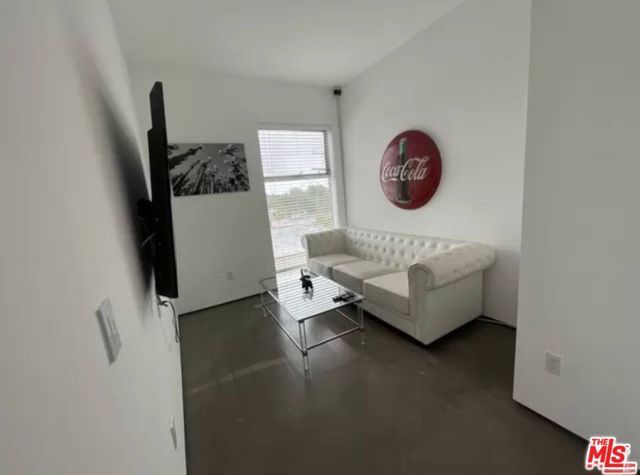 611 N Bronson Avenue 10, Los Angeles, CA 90004