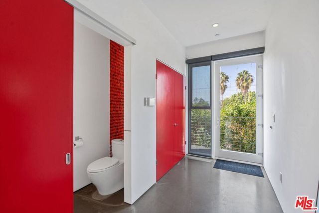 611 N Bronson Avenue 10, Los Angeles, CA 90004