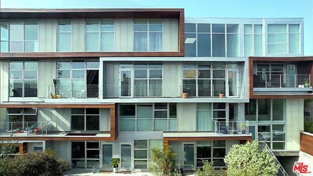 611 N Bronson Avenue 10, Los Angeles, CA 90004