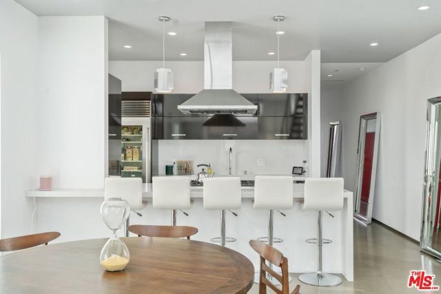 611 N Bronson Avenue 10, Los Angeles, CA 90004