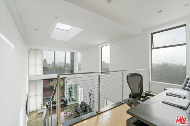 611 N Bronson Avenue 10, Los Angeles, CA 90004