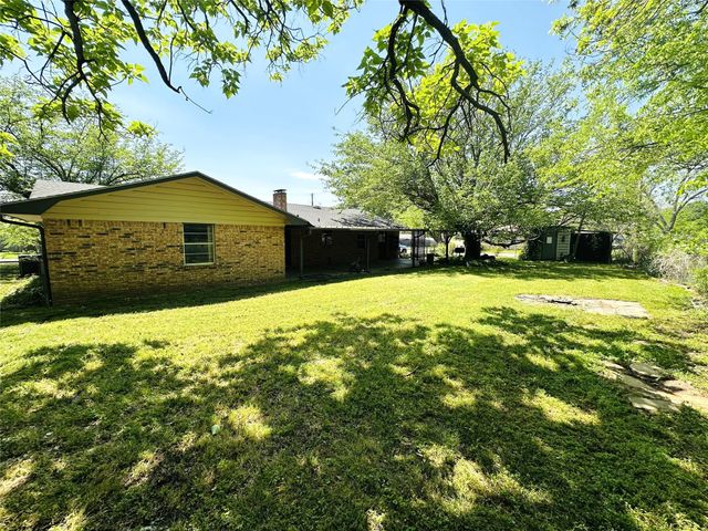 202 Wanda Drive, Winnsboro, TX 75494