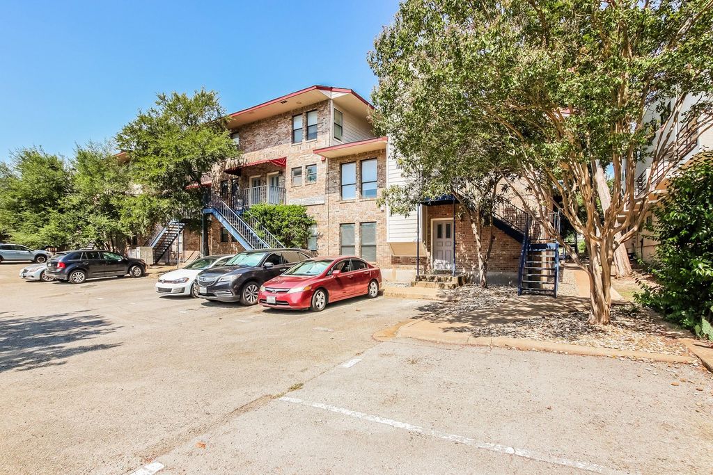 1404 Norwalk LN 103, Austin, TX 78703