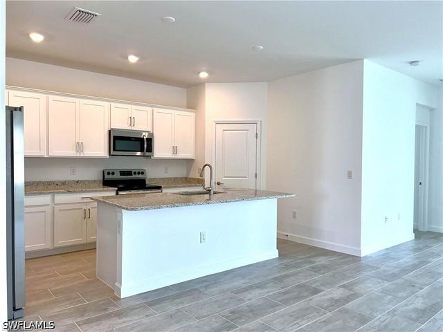 10525 Timber Creek DR, Fort Myers, FL 33913