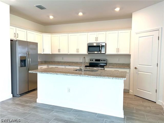 10525 Timber Creek DR, Fort Myers, FL 33913