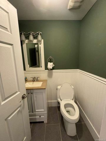 182 Beach 125th Street 1G, Rockaway Park, NY 11694