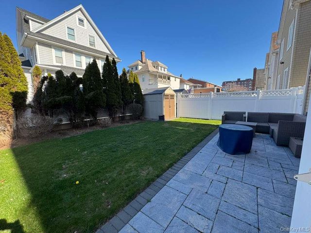 182 Beach 125th Street 1G, Rockaway Park, NY 11694