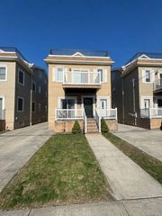 182 Beach 125th Street 1G, Rockaway Park, NY 11694