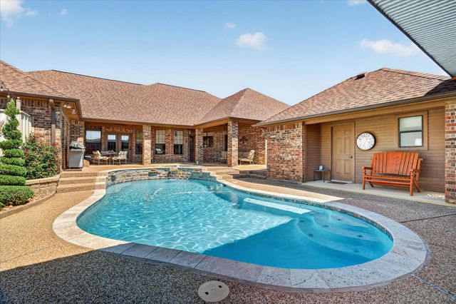 1408 W Cleburne Road, Crowley, TX 76036