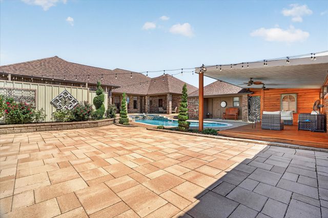 1408 W Cleburne Road, Crowley, TX 76036