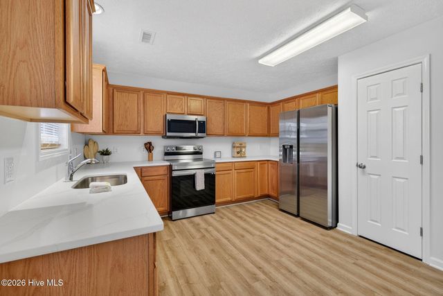 253 Haywood Court, Leland, NC 28451