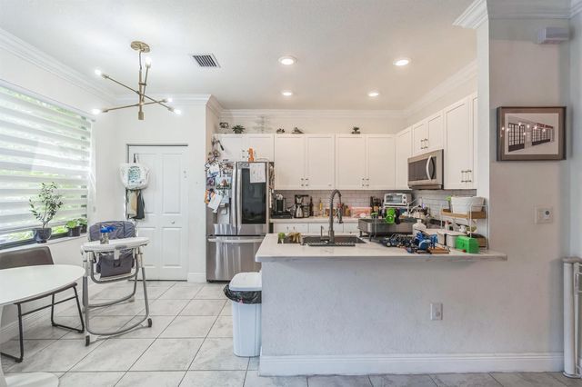 230 NE 208th Terrace 230, North Miami Beach, FL 33179