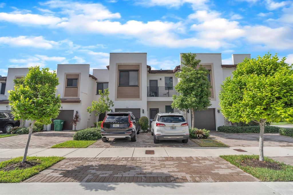 230 NE 208th Terrace 230, North Miami Beach, FL 33179