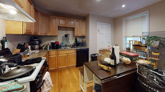 24 Maverick St. 1, Boston, MA 02128