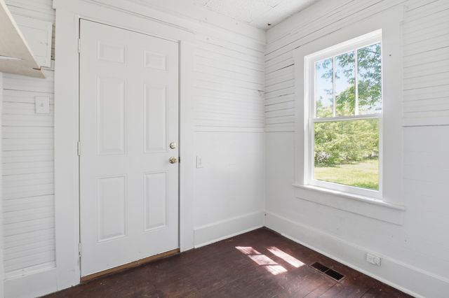 211 SE Atlantic St, Tullahoma, TN 37388