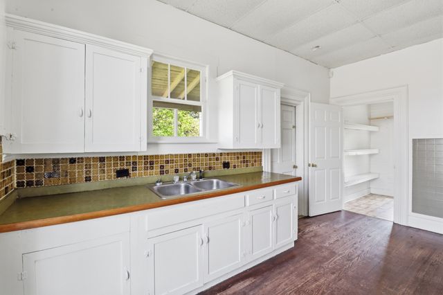 211 SE Atlantic St, Tullahoma, TN 37388