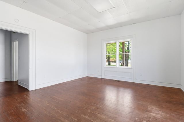 211 SE Atlantic St, Tullahoma, TN 37388