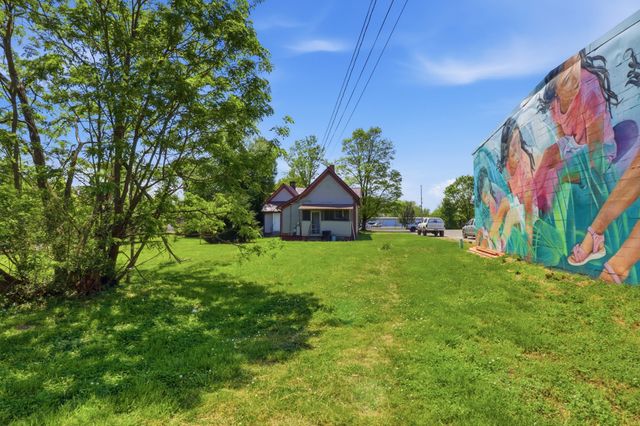 211 SE Atlantic St, Tullahoma, TN 37388
