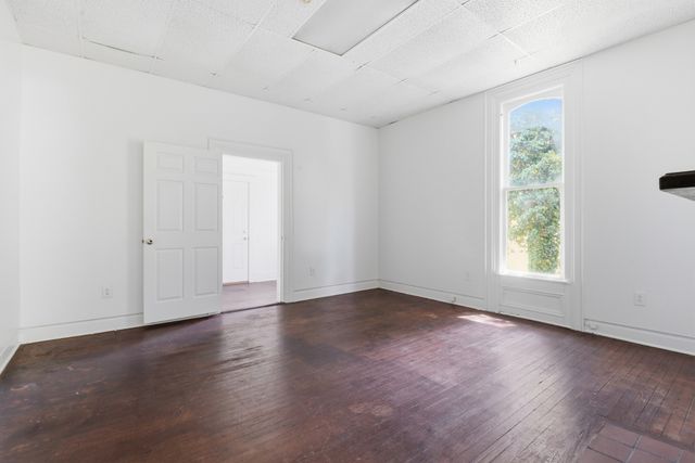 211 SE Atlantic St, Tullahoma, TN 37388